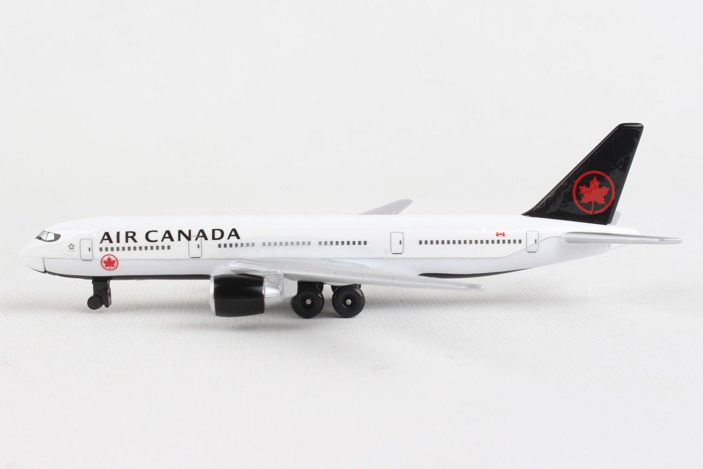 Daron Air Canada Single Plane Die-Cast Metal S Airplane Model Toy with Plastic Parts for Kids Ages 3+
