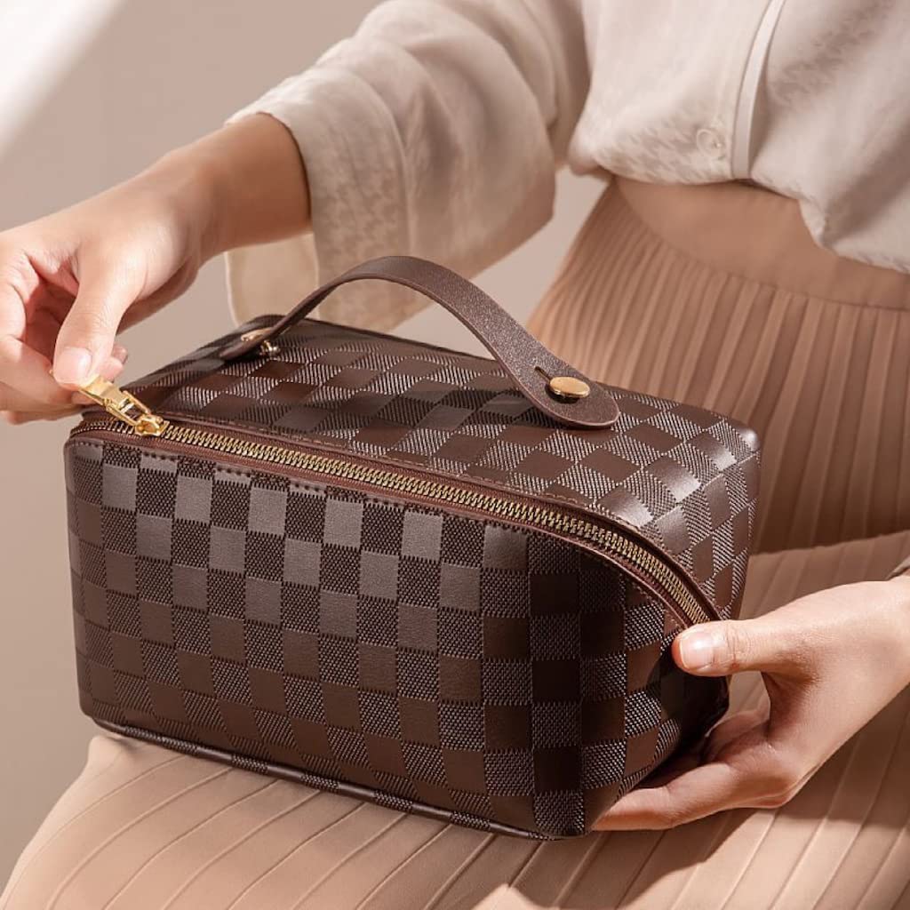 Large Capacity Checkered Makeup Bags Portable Travel Cosmetic Bags Open-Flat Toiletry Waterproof Bag for Women Gift Make up Organizer with Divider and Handle Pouch Zipper Bag (latte-checkered)
