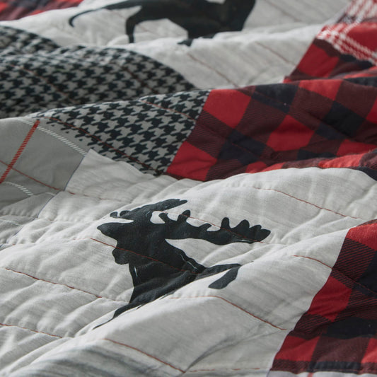 Woolrich Reversible Quilt Set - Cottage Styling Reversed to Solid Color, All Season Lightweight Coverlet, Cozy Bedding Layer, Matching Shams, Oversized King/Cal King, Woodshed Moose Red