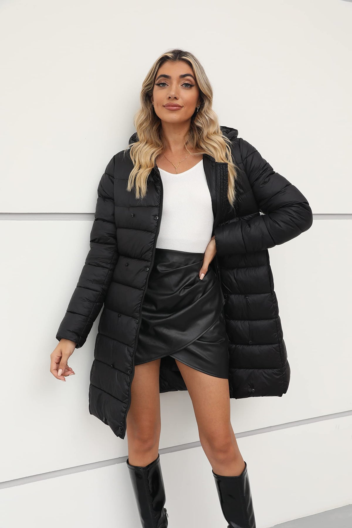 Bellivera Women Faux Leather Winter Trendy puffer jacket water-resistant Thicken Bubble Coat with Fur Hood and Belt 083 BLACK XL