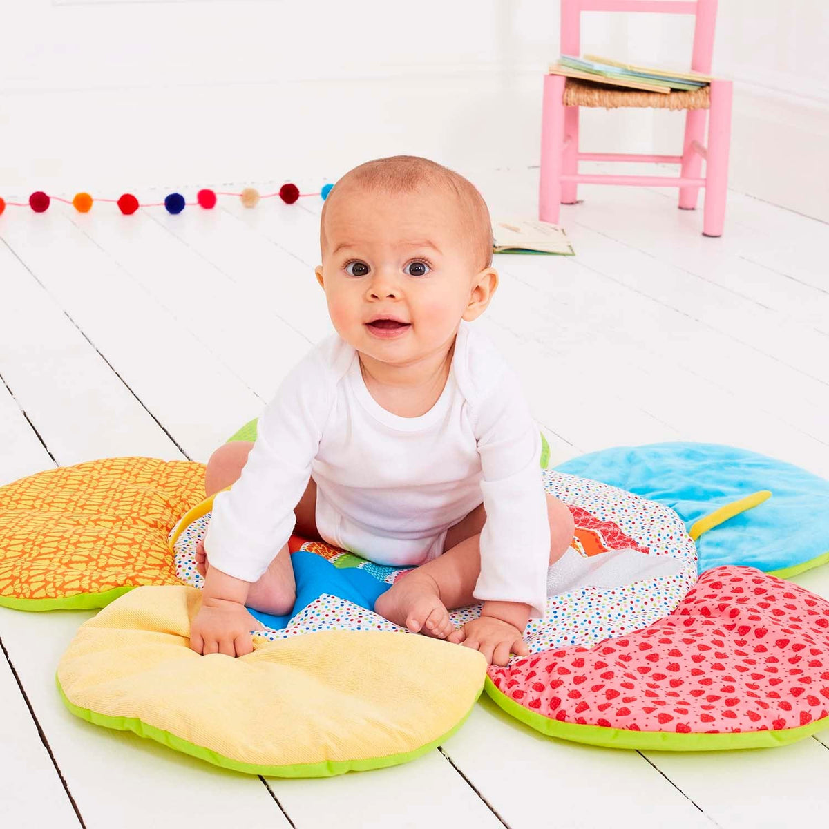 Early Learning Centre Blossom Farm Martha Moo Sit Me Up Cozy, Sensory and Physical Development Infant Toy, Kids Toys for Ages 0+, Amazon Exclusive