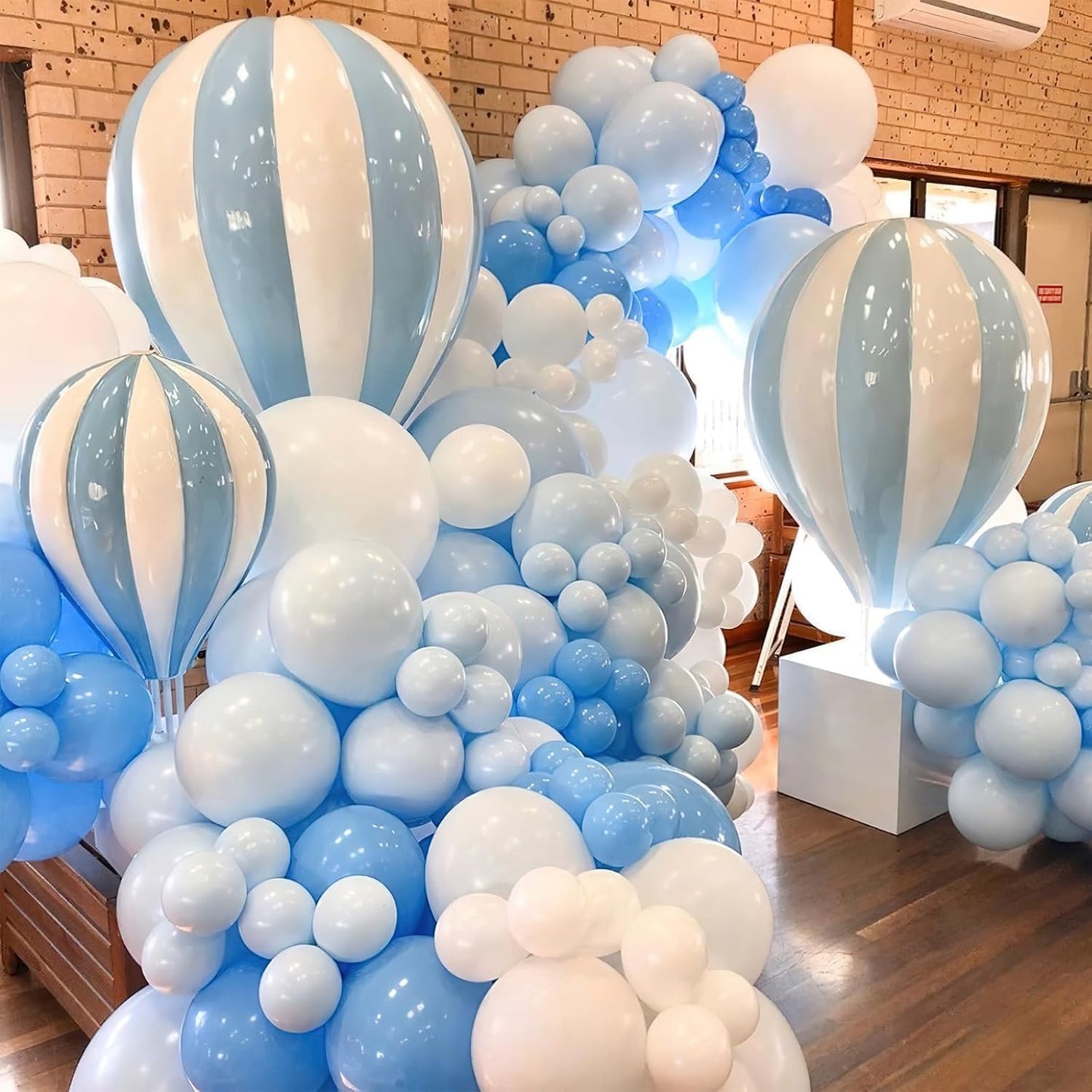PartyWoo Light Blue Balloons - 140-Piece Pastel Balloon Arch Kit for Graduation & Baby Showers | 5-18 Inch Sizes