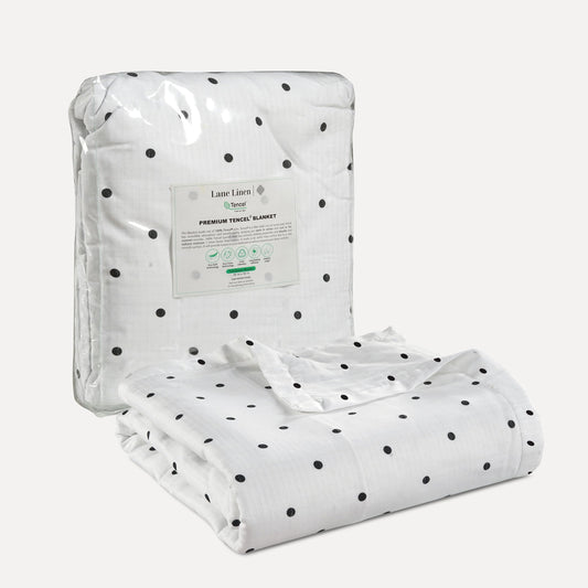 LANE LINEN Warm Blankets for Winters Queen Size - Lightweight Winter Blanket with Rayon Derived from Eucalyptus - Soft, Cool & Breathable - Cold Bed Blanket for Winter - 88"x90",Black Polka Dot