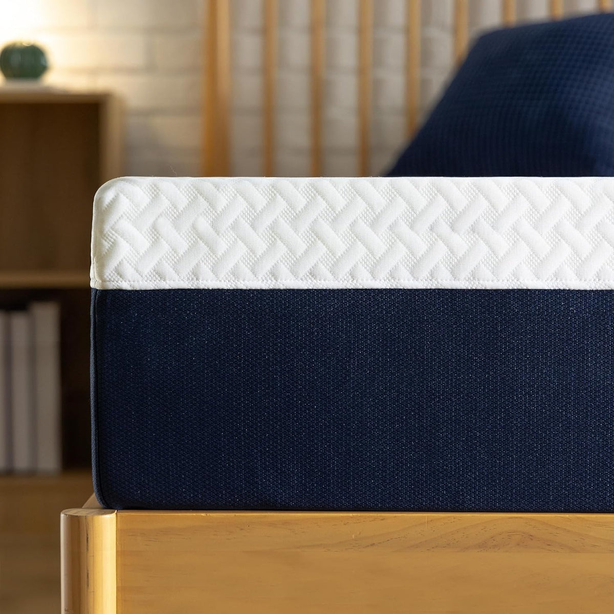 Zinus 10 Inch King Hybrid Mattress - Cooling Comfort, Medium Firm, Fiberglass Free, Motion Isolation