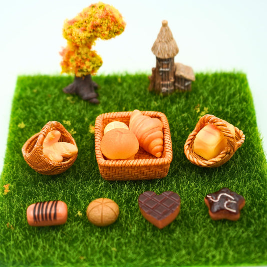 Miniature Fall Picnic Diorama Kit – 16 PCS Resin Food, Tree, House & Basket Accessories – DIY Autumn Scene for Terrarium, Fairy Garden & Crafts – Includes 6"x6" Grass Mat