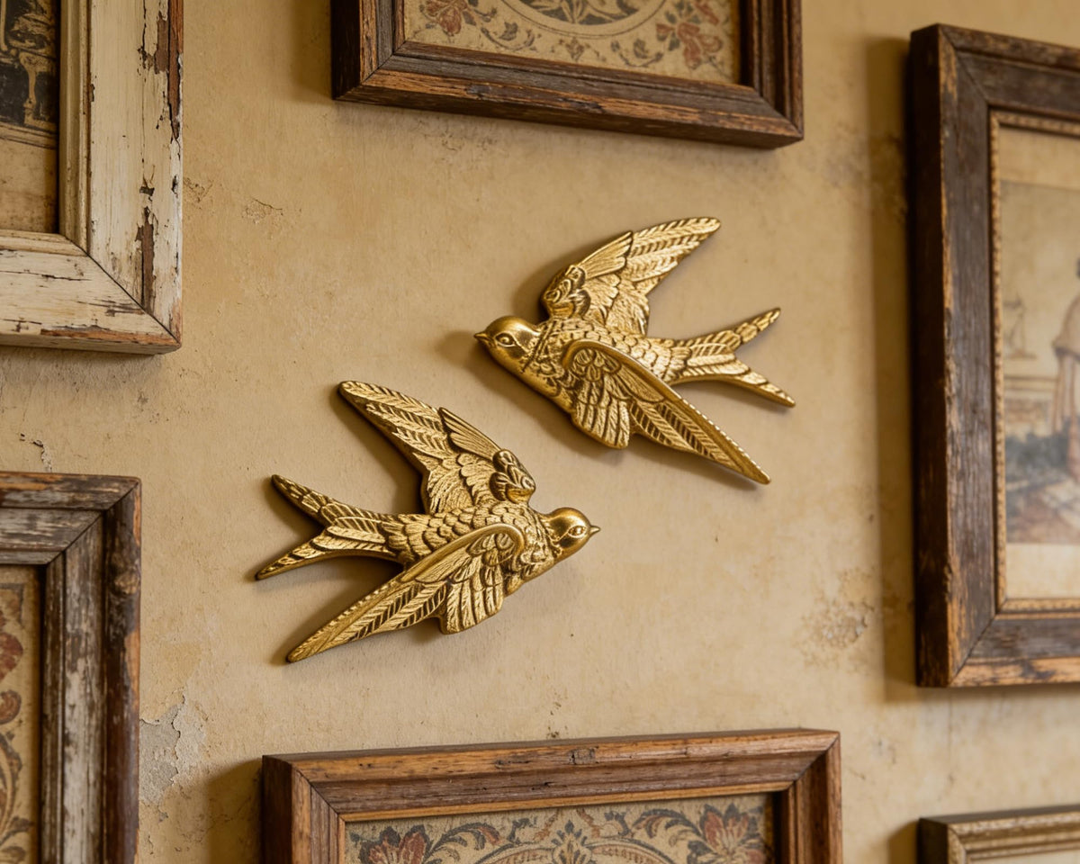 AMOIENSIS Bird Wall Sculpture Art, (Set of 2) 4¾ inch Resin Gold Bird 3D Sculpted Floating Hanging Wall Sculpture Decoration