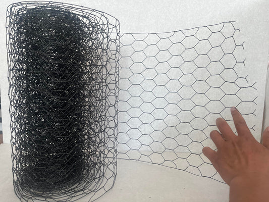 Black 13.5 x 400 Inches Chicken Wire Fencing Mesh PVC Coated Floral Chicken Wire for Crafts Poultry Garden, Hexagonal Galvanized Chicken Coop Rabbit Wire Fencing Netting Plant Protector mesh