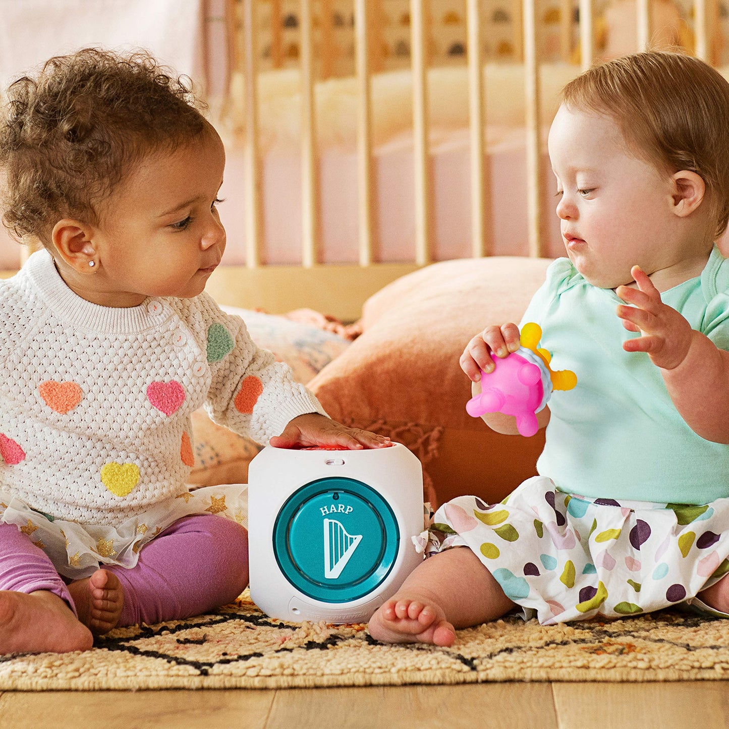 Munchkin Mozart Magic Cube Music Toy for Baby and Toddler - Includes 5 Instrument Sounds, 8 Mozart Songs and Lights