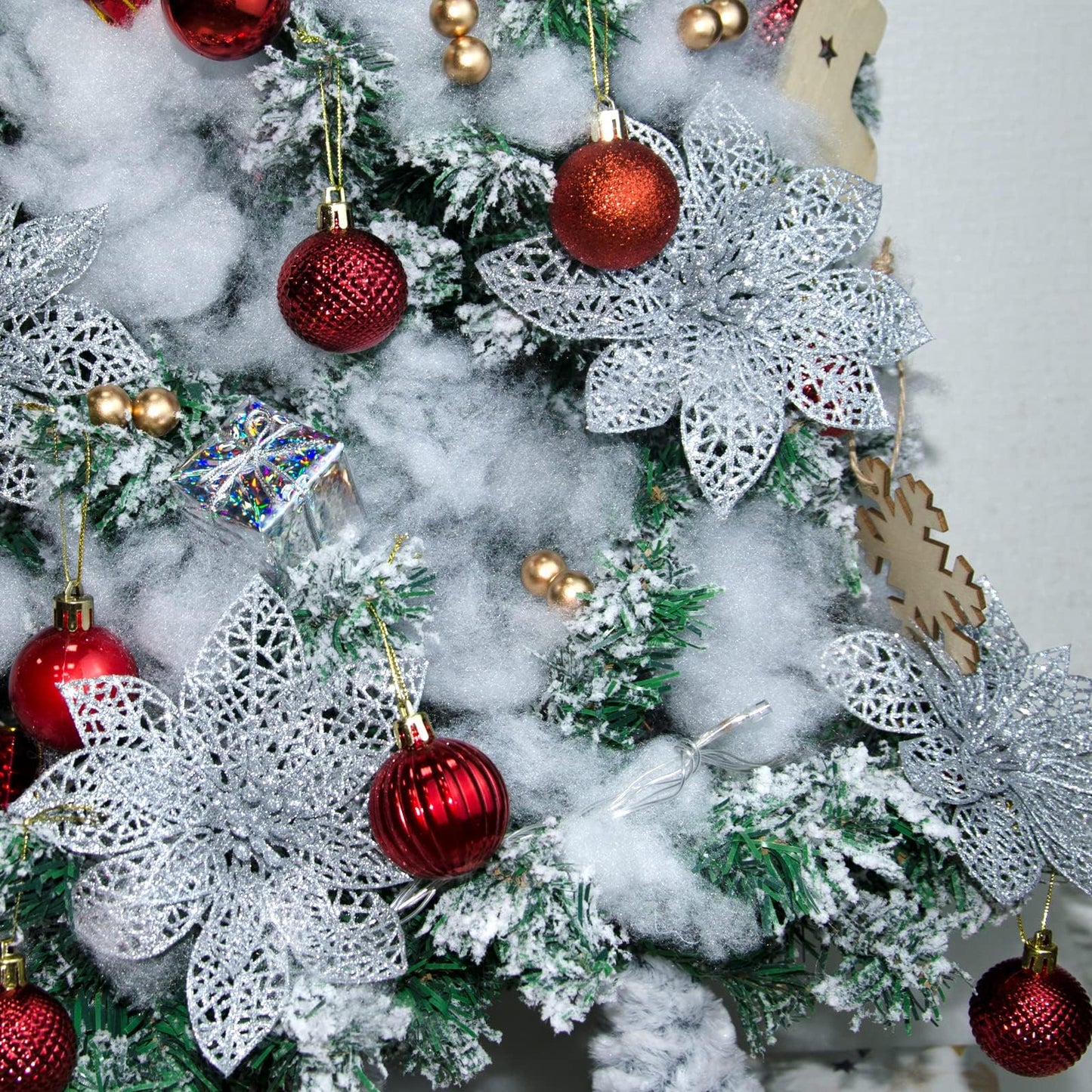 Apragaz Christmas Fake Snow Decoration, Artificial Snow Fluffy Fake Snow Decor, Flame Resistant Indoor Snow for Winter Village, Nativity, Christmas Tree, Christmas Decoration(5.6 OZ)